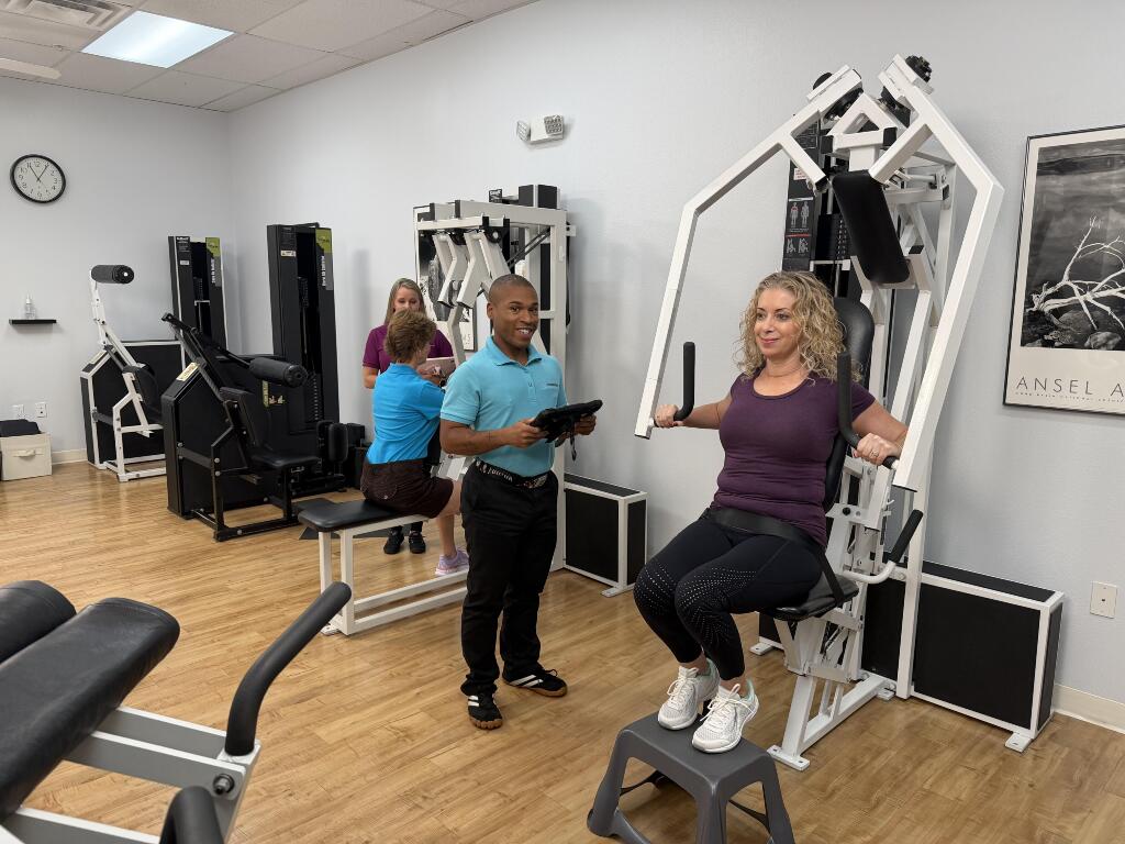Working on MedX Chest Press Working pectoralis aka Pecks Chest Muscles